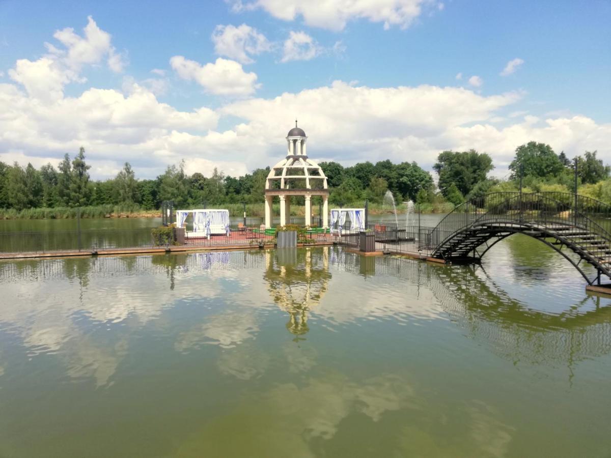 Hotel Venecia Palace Michałowice Kültér fotó