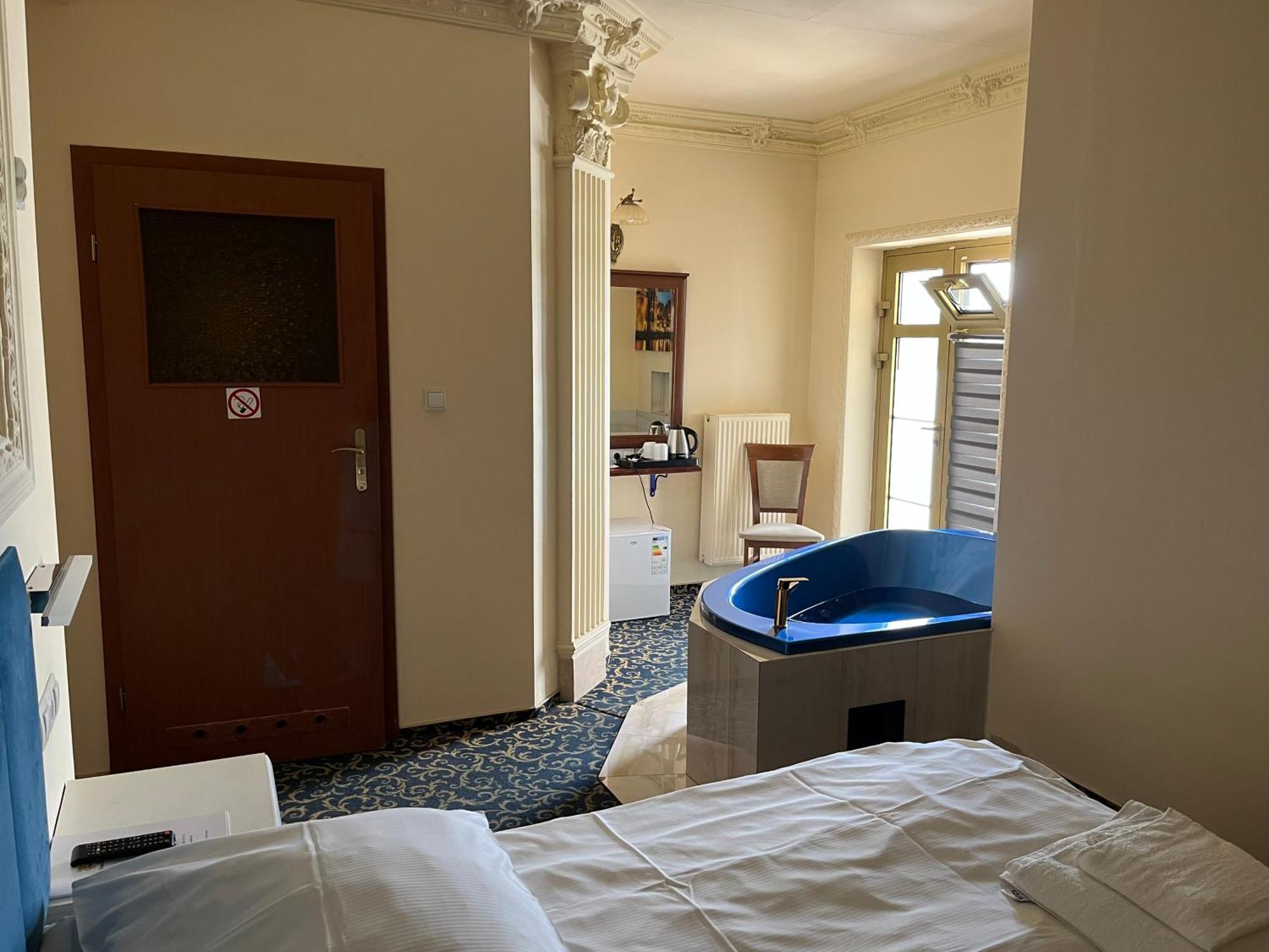 Hotel Venecia Palace Michałowice Kültér fotó