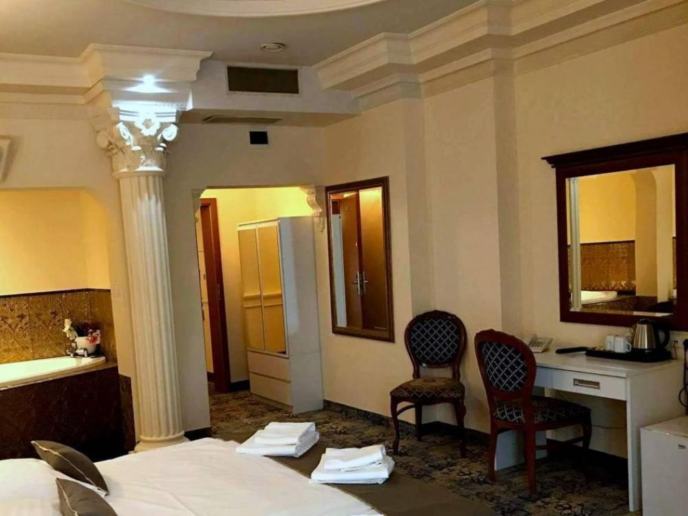 Hotel Venecia Palace Michałowice Kültér fotó