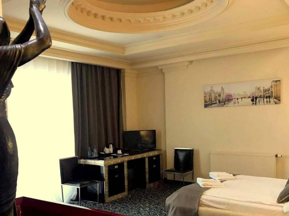Hotel Venecia Palace Michałowice Kültér fotó