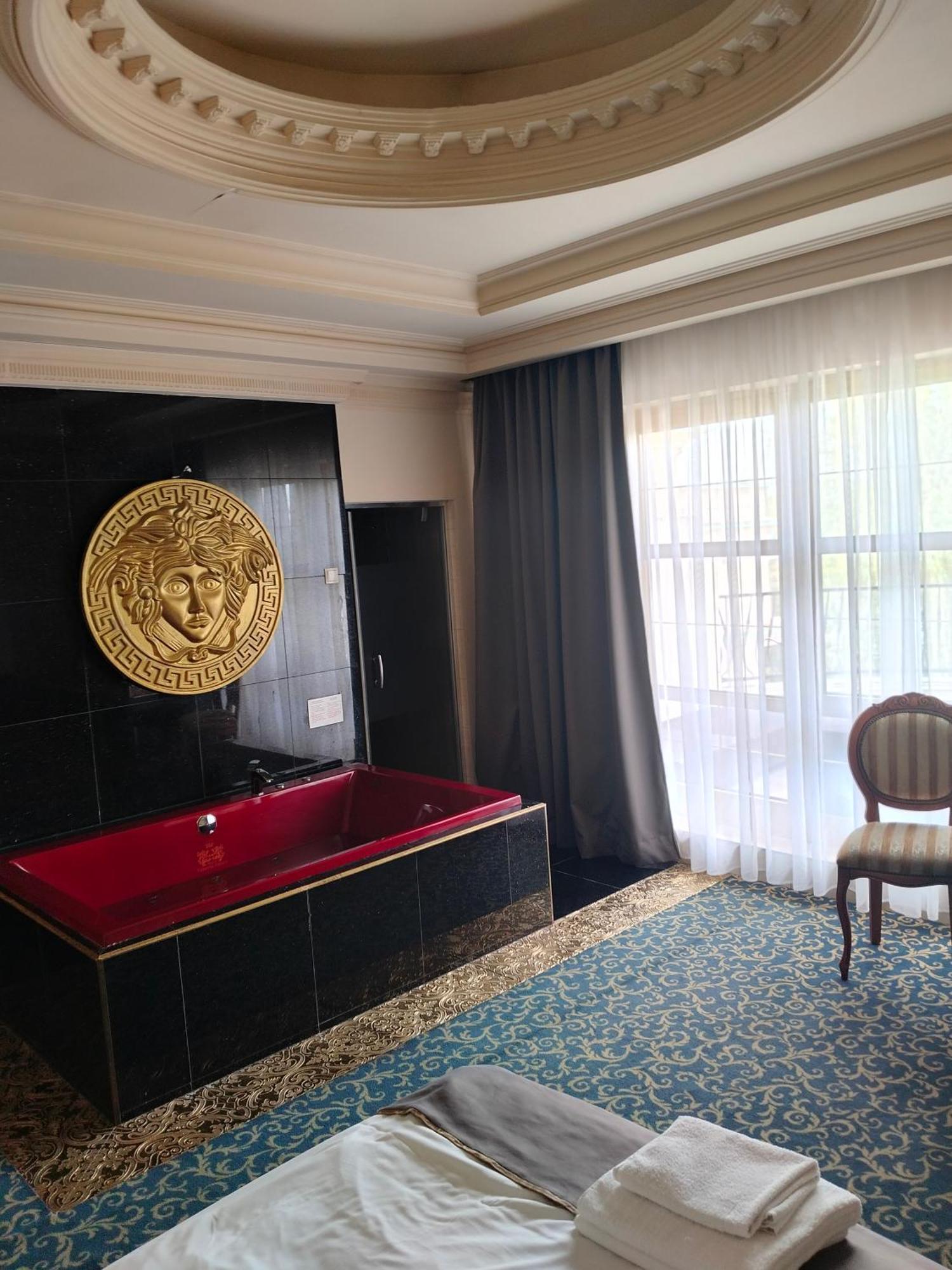 Hotel Venecia Palace Michałowice Kültér fotó