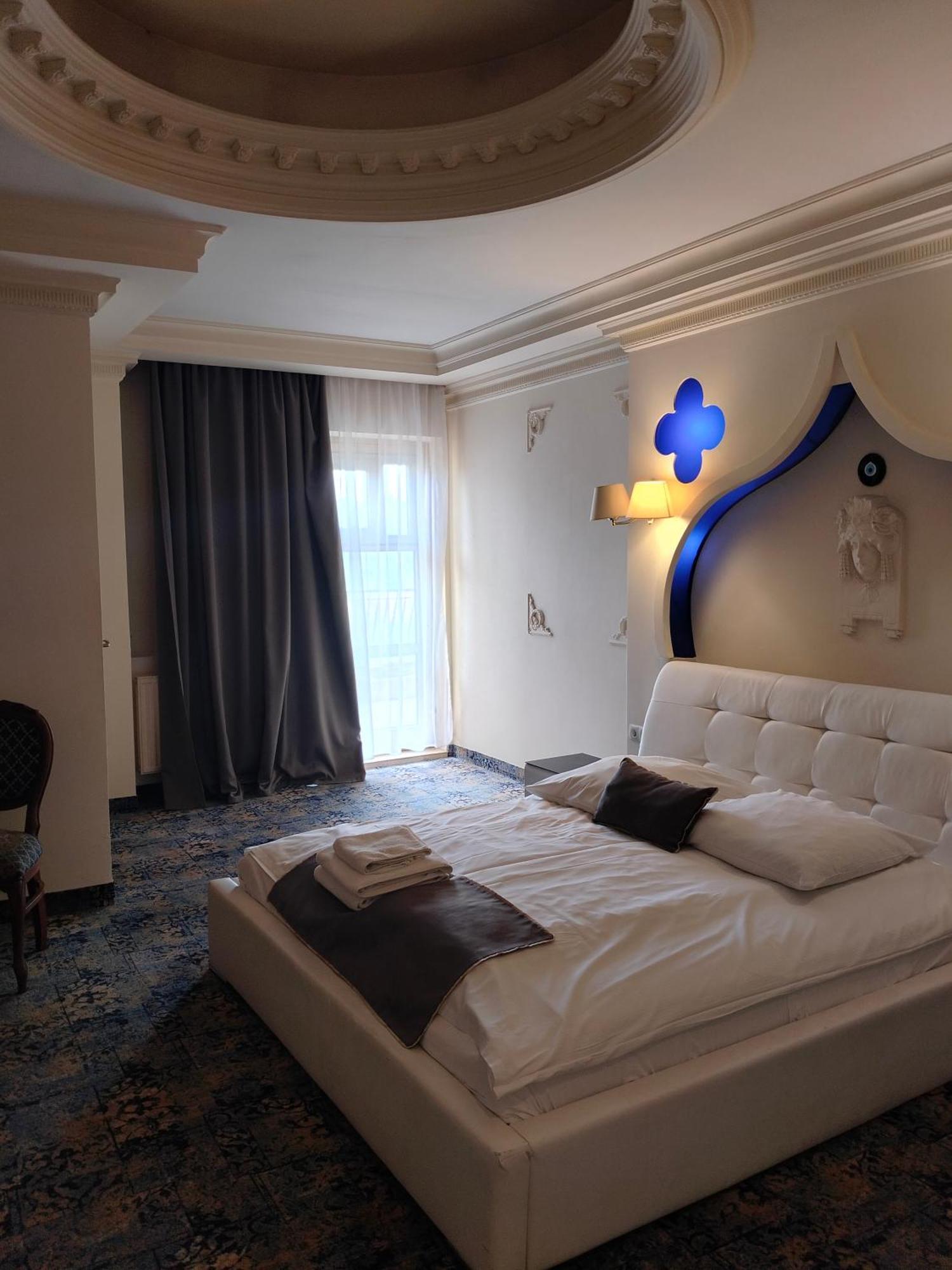 Hotel Venecia Palace Michałowice Kültér fotó