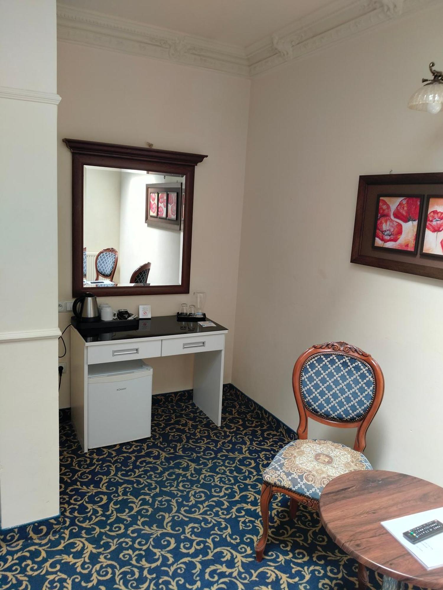 Hotel Venecia Palace Michałowice Kültér fotó