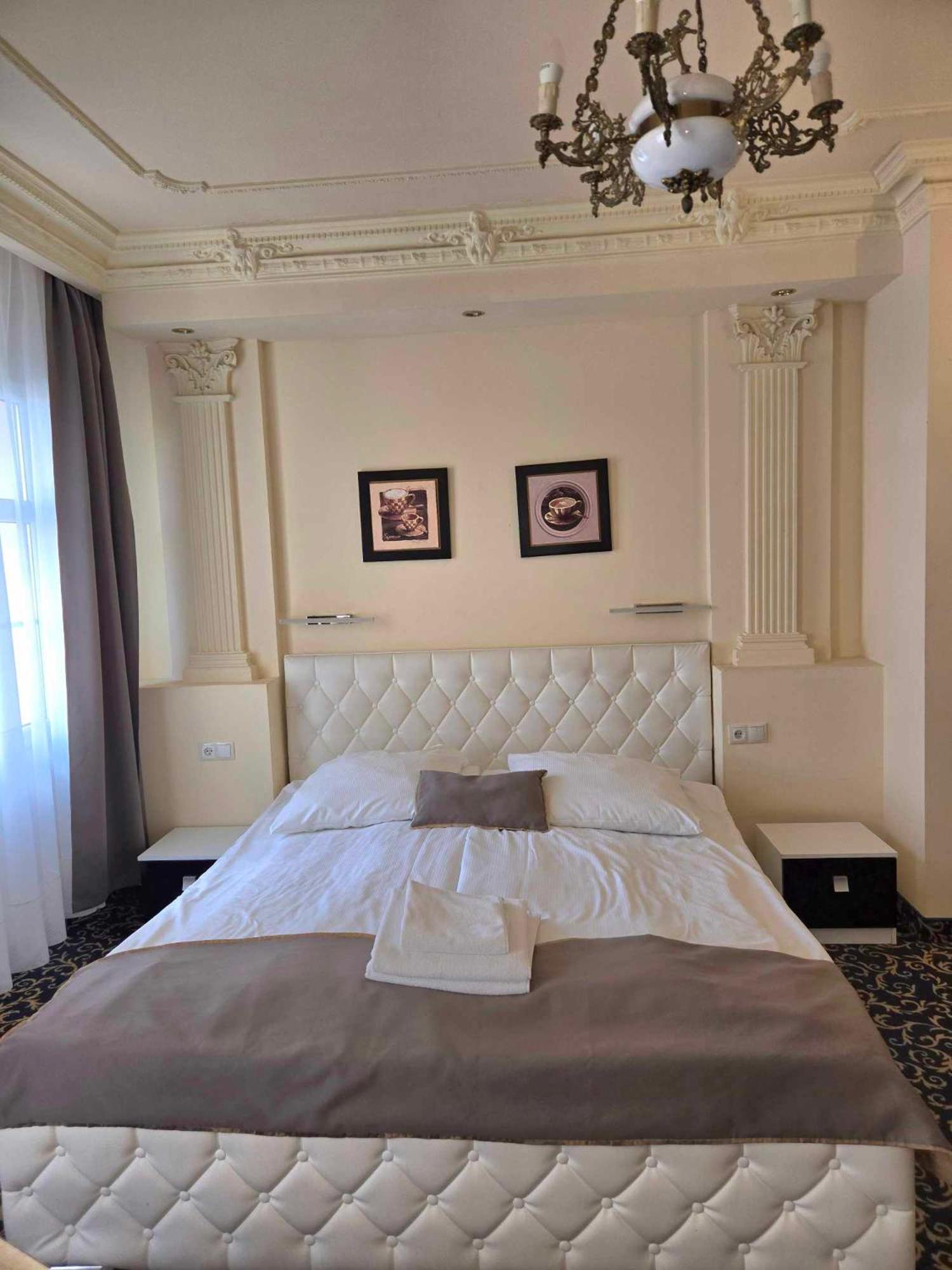 Hotel Venecia Palace Michałowice Kültér fotó