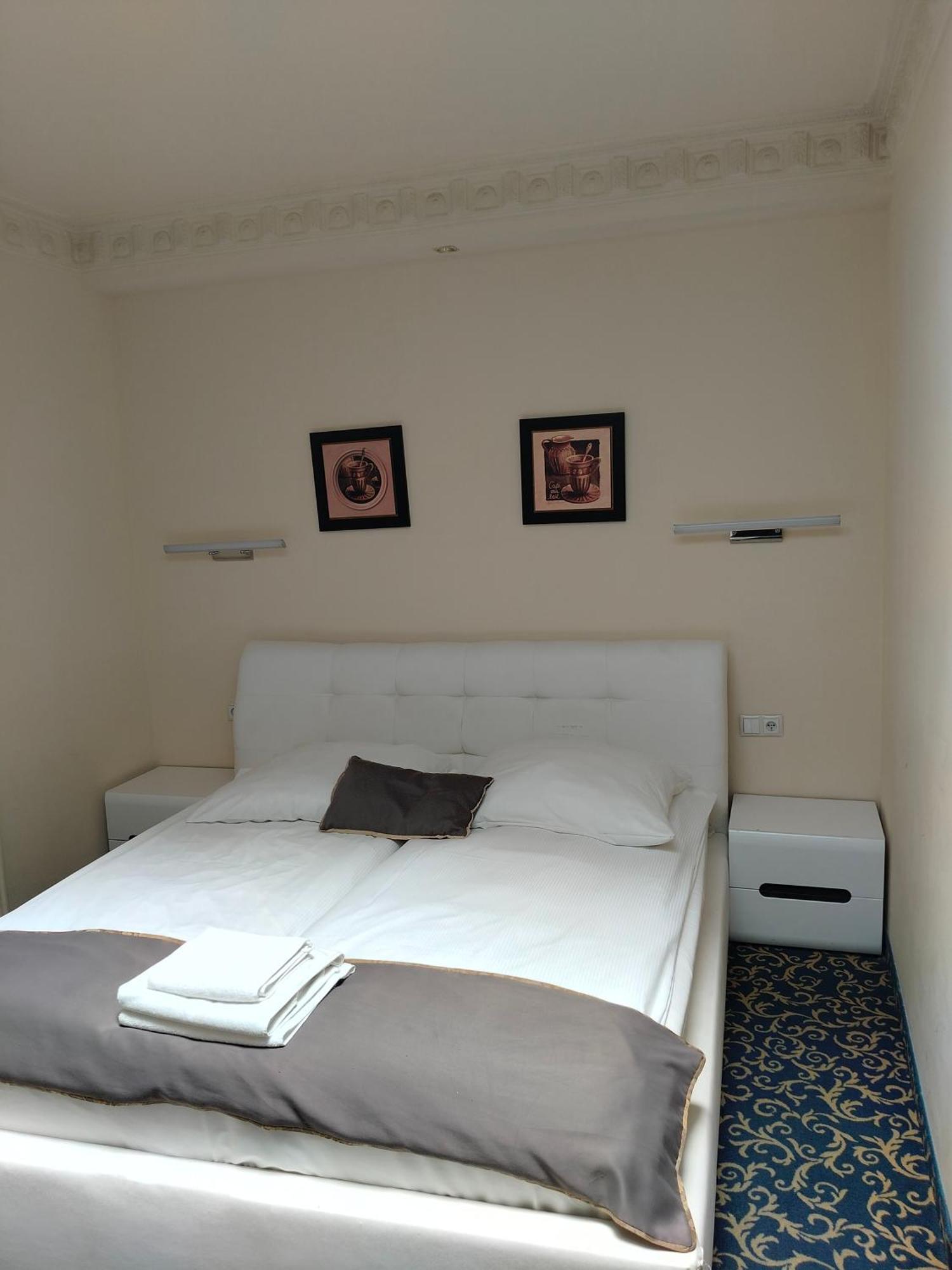 Hotel Venecia Palace Michałowice Kültér fotó